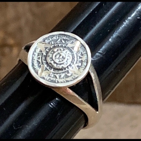 Vintage .925 Silver Mayan Face Calendar Ring 7.25 - Picture 4 of 6